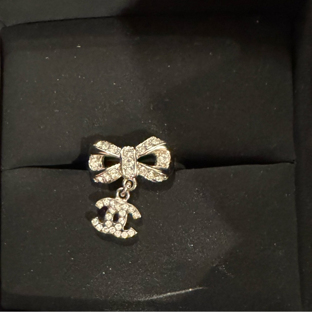 Authentic beautiful Chanel cc dangle ring